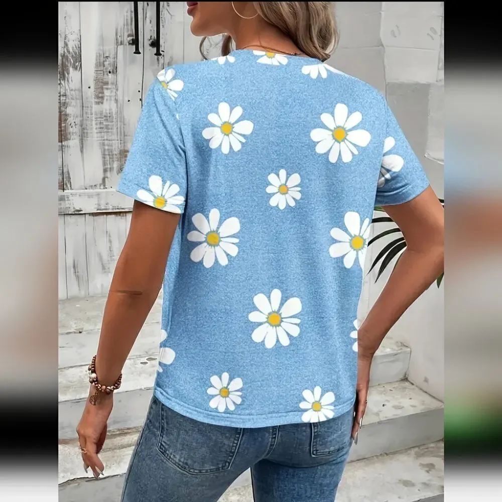 Pretty Blue Daisy Print Crew Neck T-Shirt Sz 4 - Picture 2 of 6
